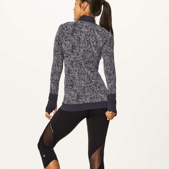 COPY - Lululemon Rest Less 1/2 Zip
in Black / White size 6 - Picture 4 of 8